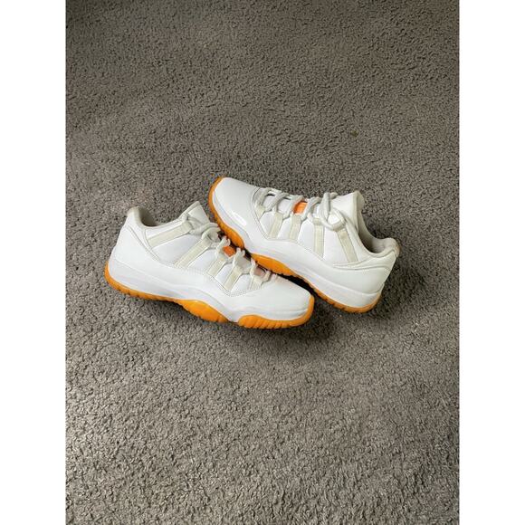 Size 5.5y- Air Jordan 11 Retro Low Bright Citrus Women's Size 7 - Picture 2 of 7
